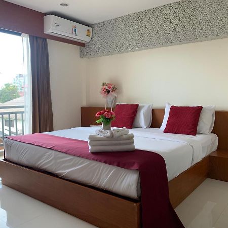 Dee Dee Mansion Airport Apartment Nai Yang Beach Екстериор снимка