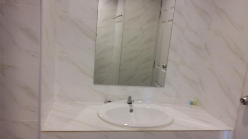 Dee Dee Mansion Airport Apartment Nai Yang Beach Екстериор снимка