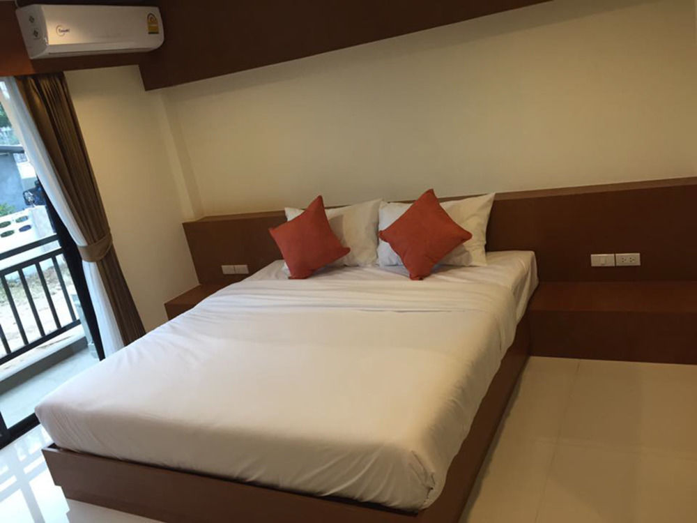 Dee Dee Mansion Airport Apartment Nai Yang Beach Екстериор снимка