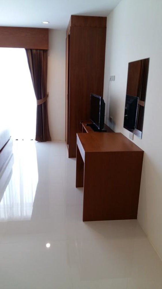 Dee Dee Mansion Airport Apartment Nai Yang Beach Екстериор снимка