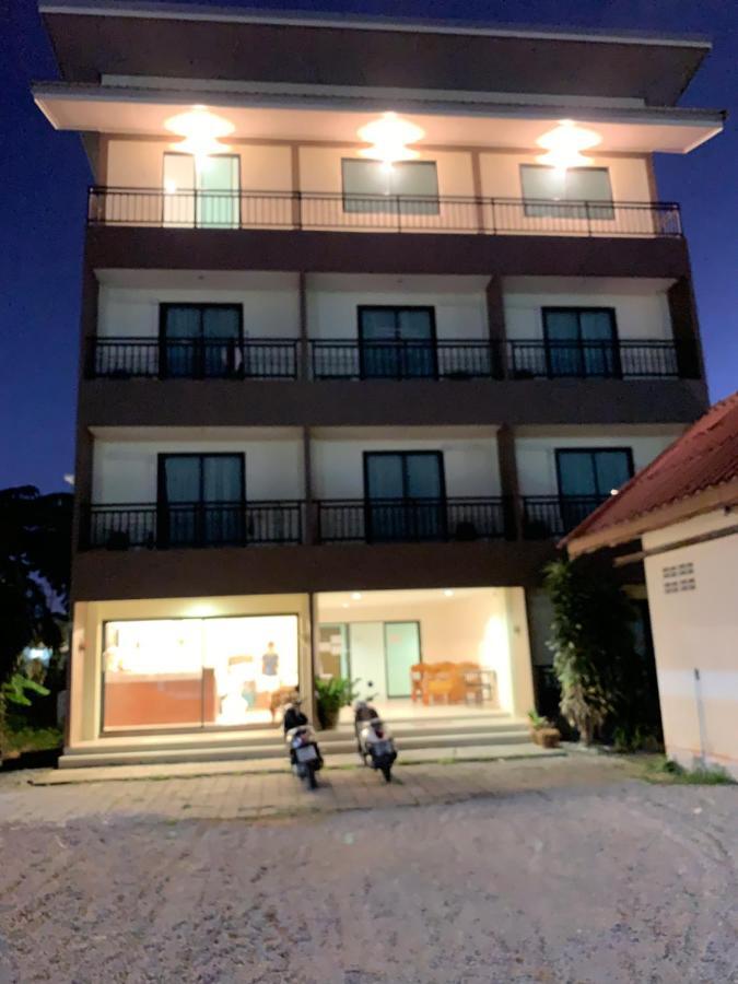 Dee Dee Mansion Airport Apartment Nai Yang Beach Екстериор снимка